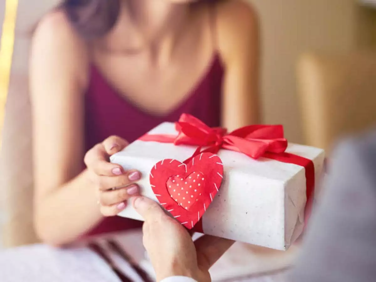 Creative and Unique Gifts to Surprise, Your Girlfriend
