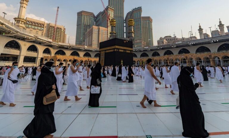 How To Perform Umrah For Women