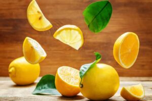 What is the primary advantage of vitamin C?