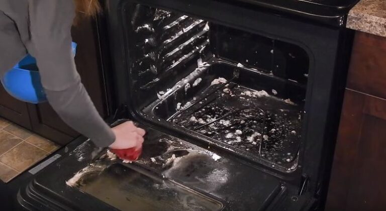 How To Clean Your Oven with Vinegar Steam